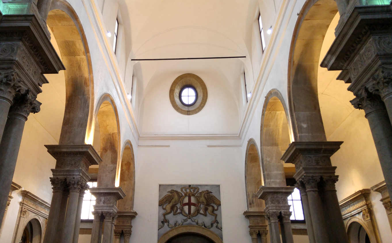 Iglesia de San Giorgio dei Genovesi - detalle contra-fachada con Cruz de San Jorge