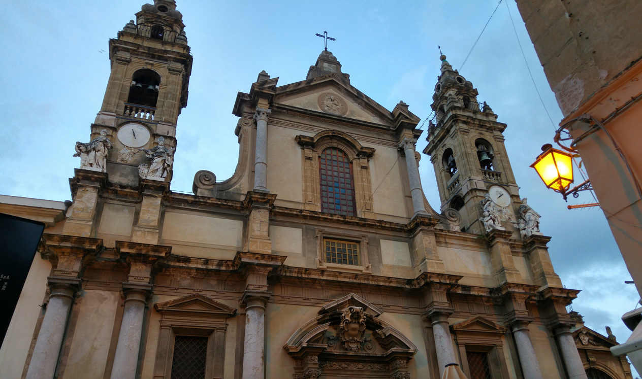Sant'Ignazio all'Olivella - segundo cuerpo fachada y campanarios