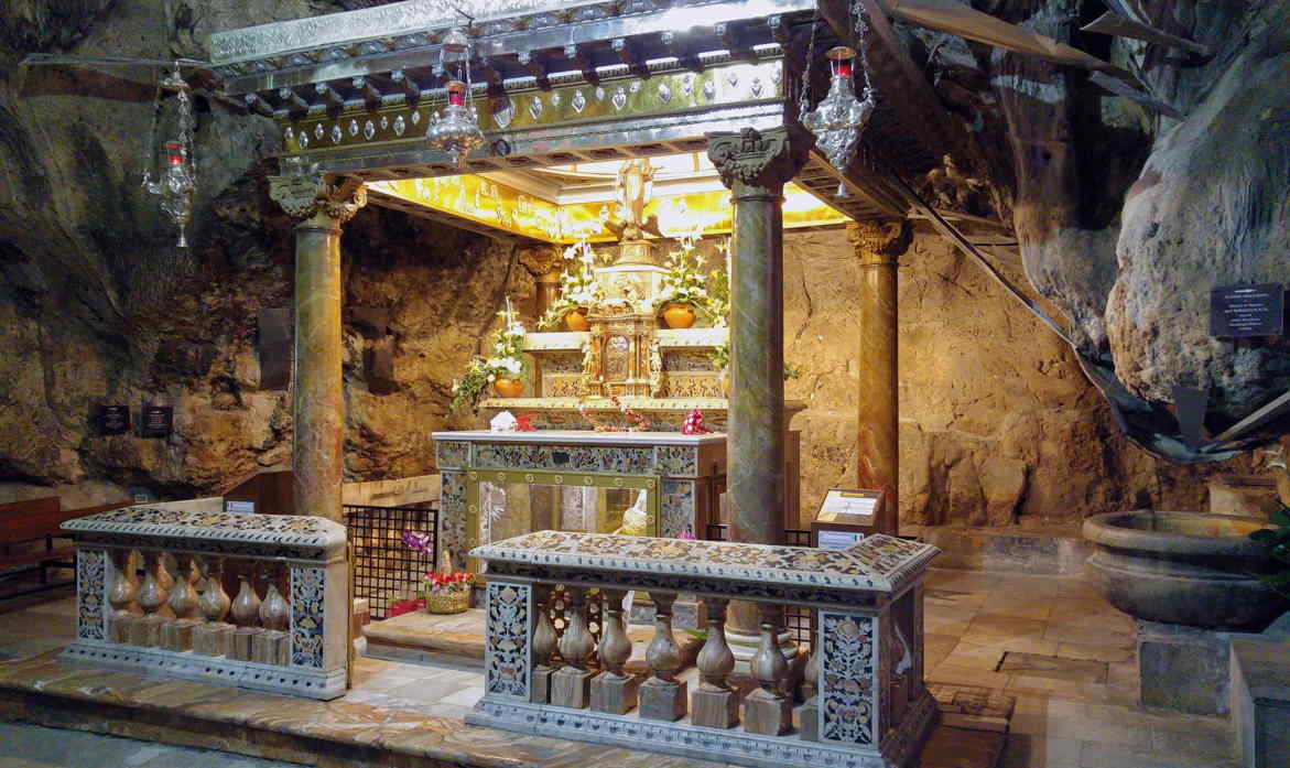 Santuario de Santa Rosalía - altar de Santa Rosalía