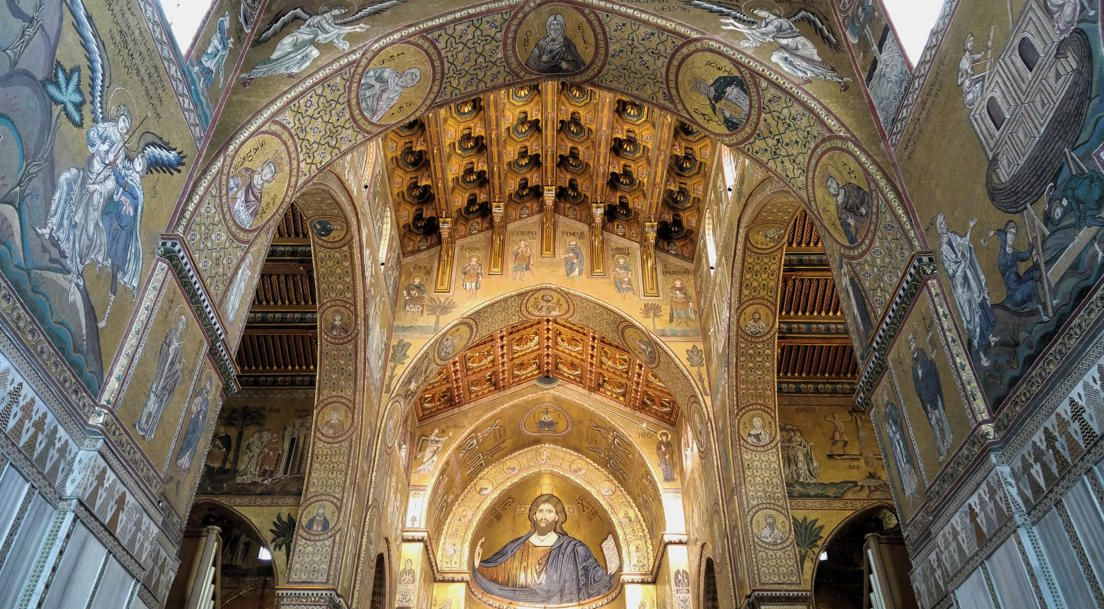 Catedral de Monreale - Vista interior con mosaicos, muqarnas y el Cristo Pantocrátor