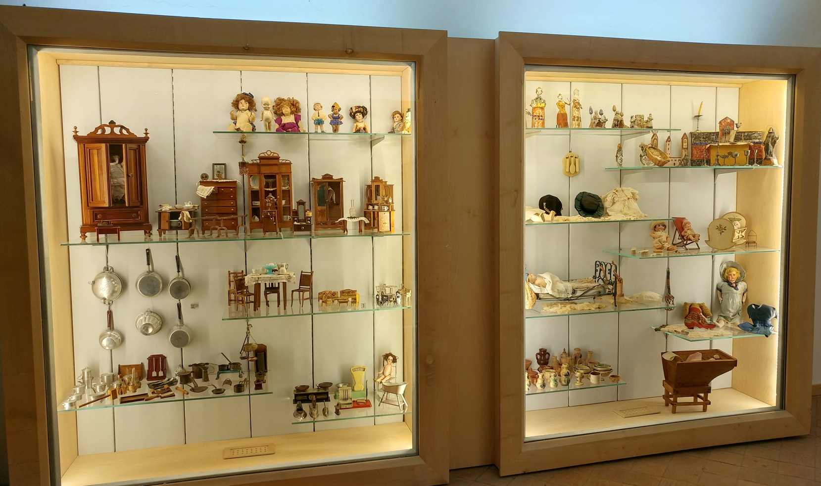 Museo etnográfico siciliano Giuseppe Pitrè - juguetes para niñas