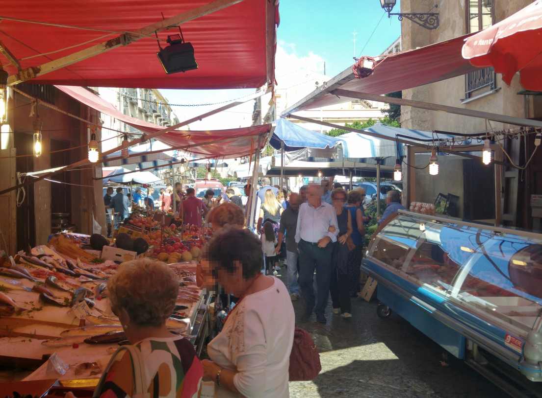 Mercado del Capo y Porta Carini - pescadería del mercado