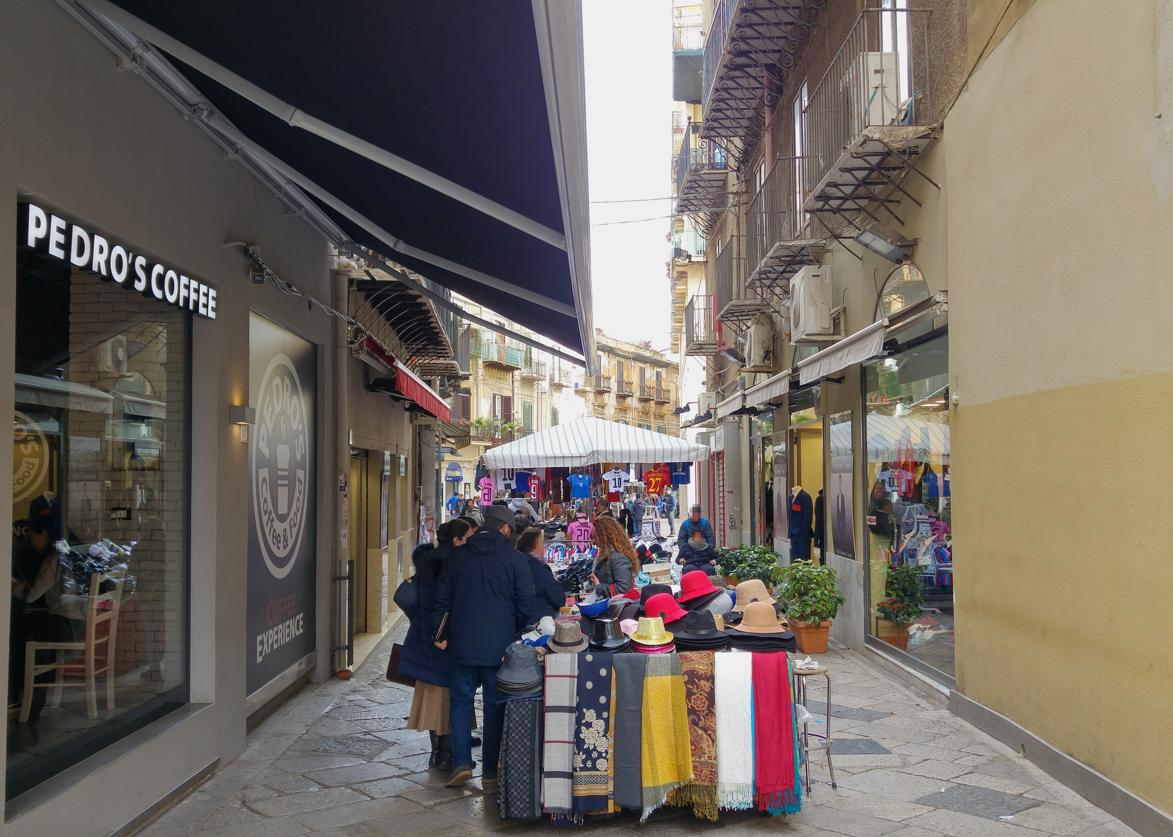 Mercado del Capo y Porta Carini - Principio Via Bandiera