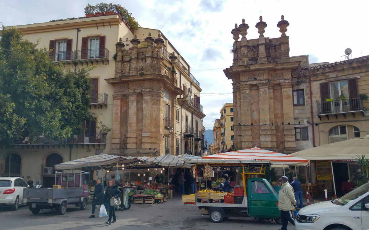 Mercado del Capo y Porta Carini - Porta Carini y acceso al mercado