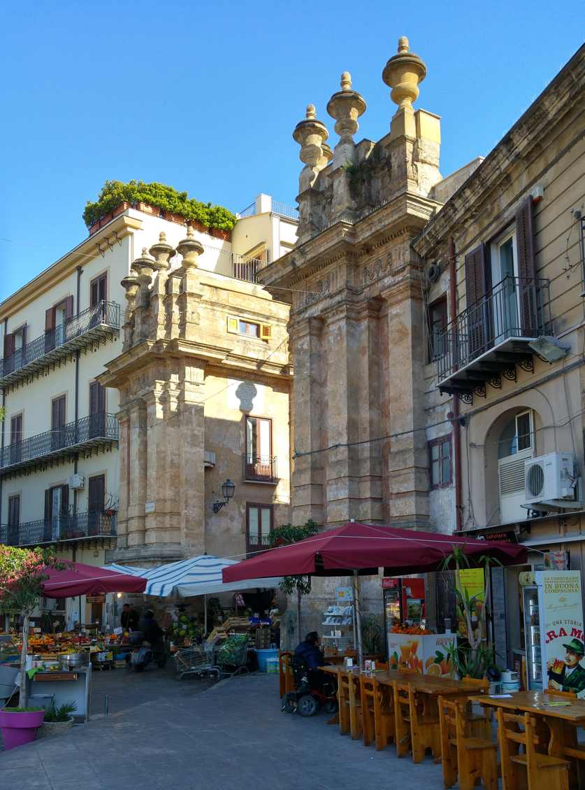 Mercado del Capo y Porta Carini - La Porta Carini