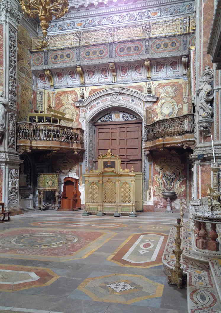 Santa Caterina d'Alessandria - brazo izquierdo transepto con portal lateral