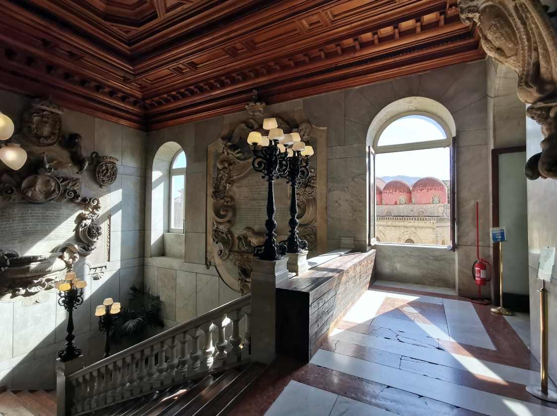 Palazzo delle Aquile - rellano escalera