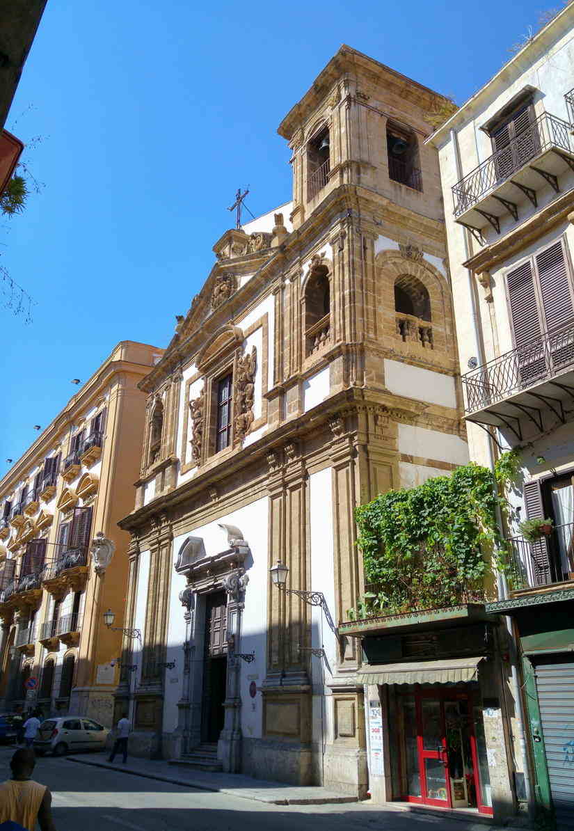 Sant'Orsola dei Negri - fachada en la Via Maqueda