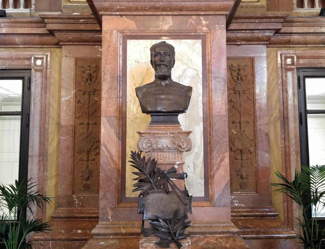 Teatro Massimo - Busto de Giovan Battista Filippo Basile
