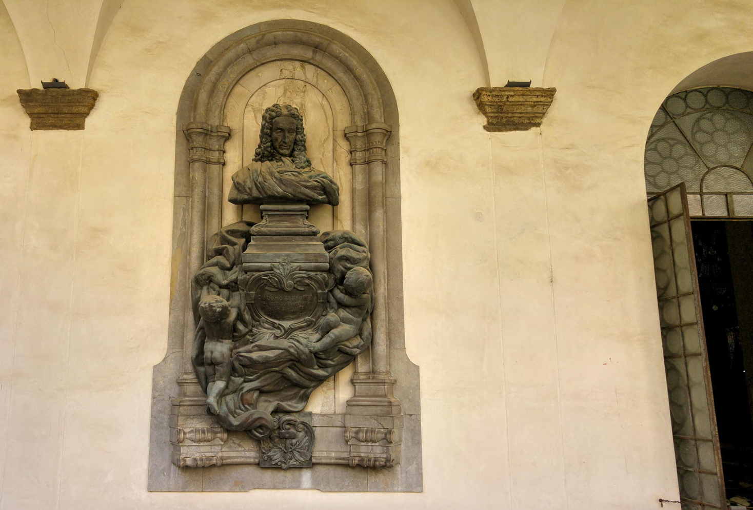 Claustro de San Domenico - el monumento funerario de Giacomo Serpotta