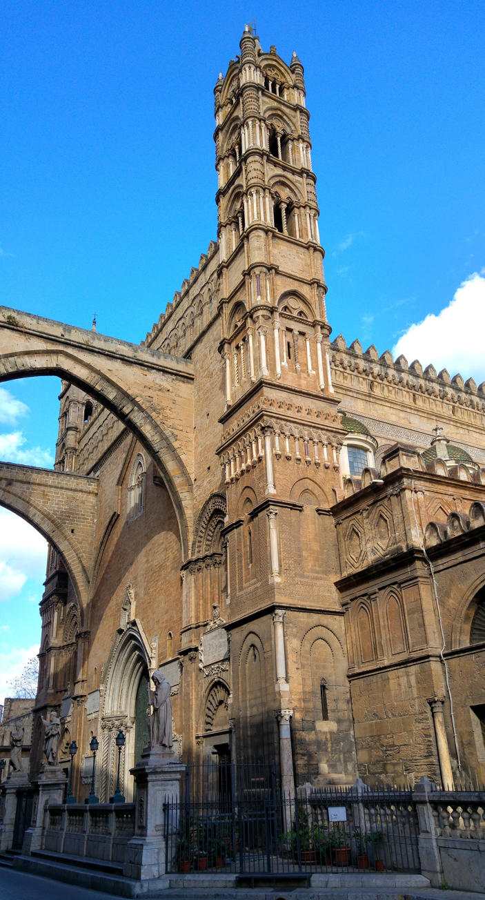 Fachada principal Catedral de Palermo