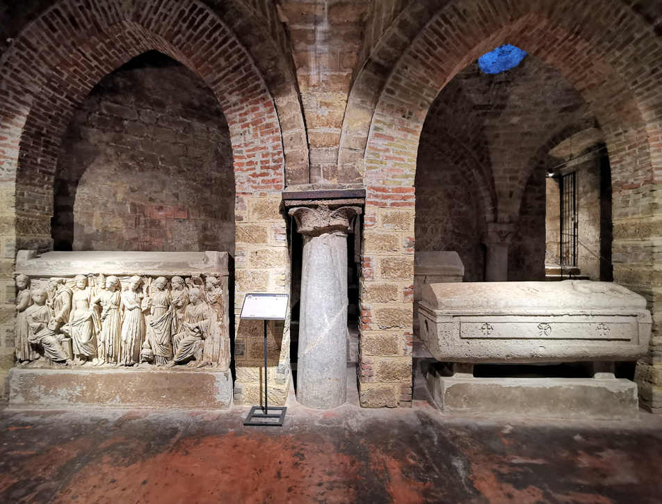 Tesoro y Cripta Catedral de Palermo - urna romana y urna normanda