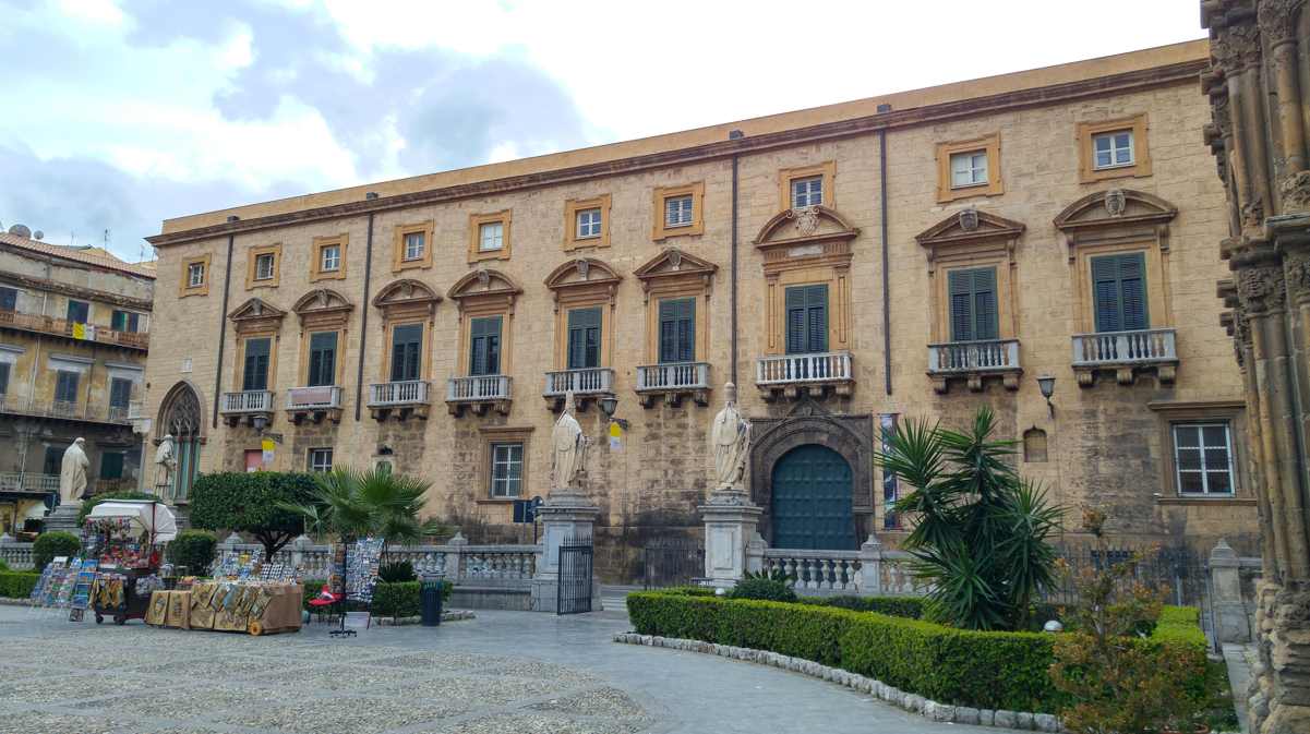 Palazzo Arcivescovile de Palermo - fachada principal