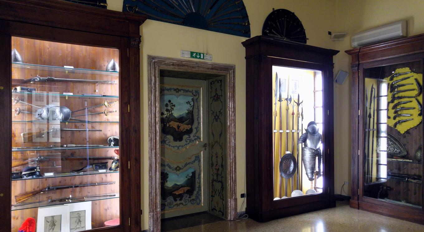 Palazzo Asmundo - exposición de armas antiguas