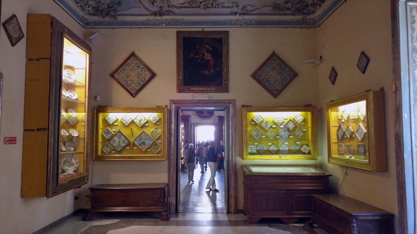Palazzo Asmundo - sala expositiva de azulejos y baldosas