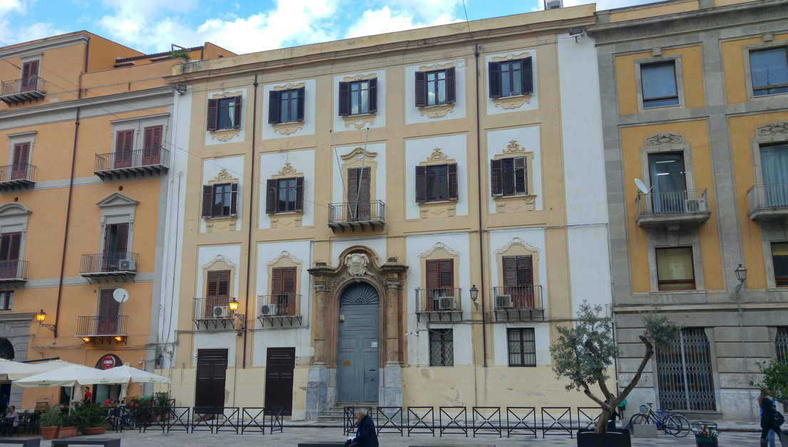 Palazzo Carminello - el palacio antes de la reforma de la fachada