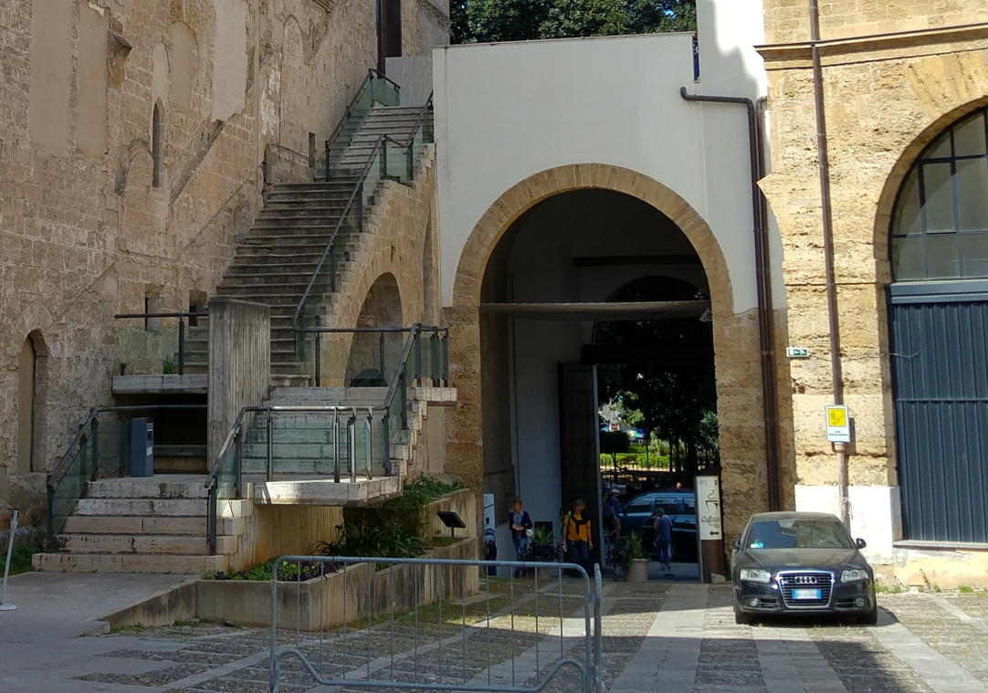 Palazzo Chiaramonte Steri - portal y recepción