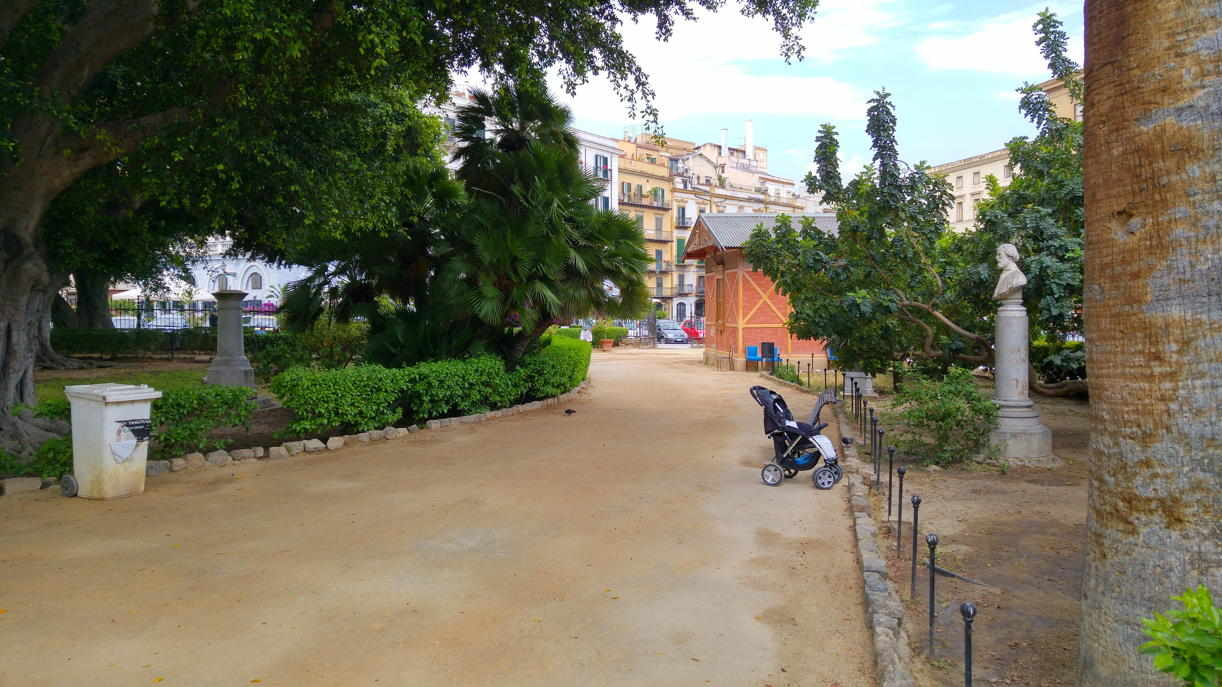 Villa Garibaldi - la caseta en la entrada del parque