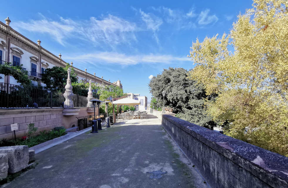 Passeggiata delle Cattive - tramo de paseo frente Palazzo Butera