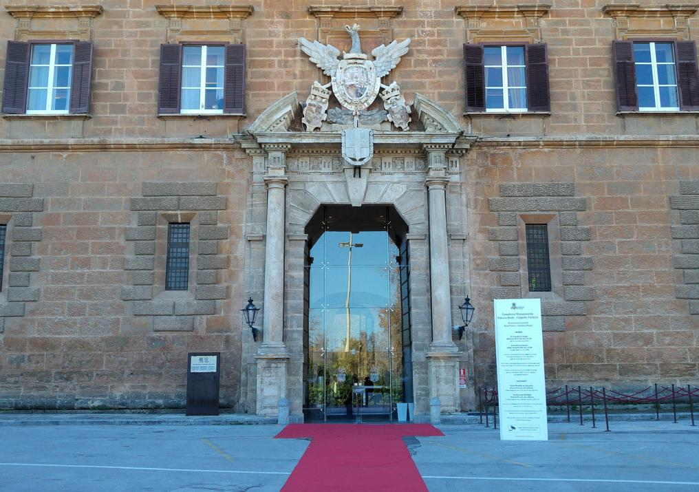 Palacio de los Normandos - portal principal