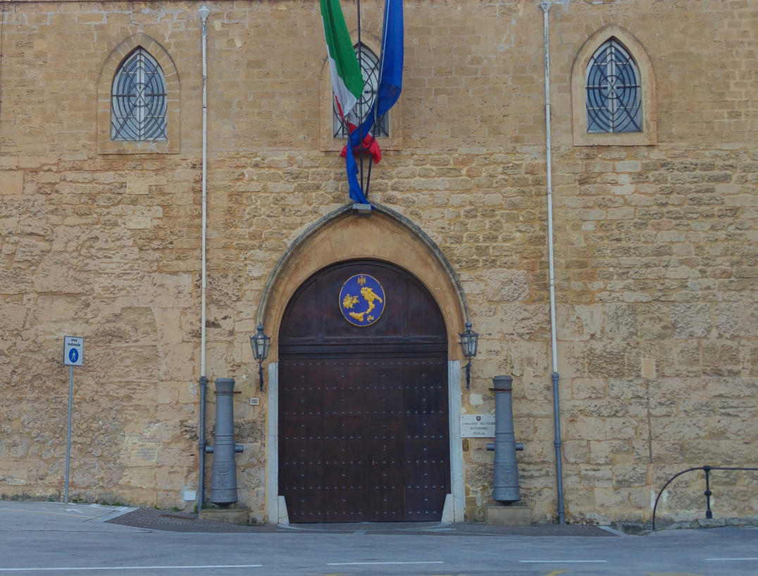 Piazza del Parlamento - el portal del Comando Militare de Sicilia