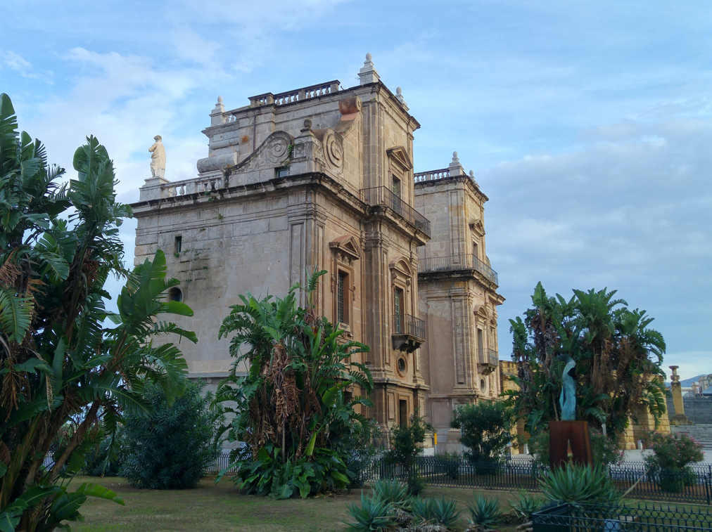 Porta Felice - vista desde el jardín frente al Loggiato San Bartolomeo