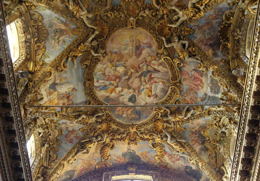 San Giuseppe dei Teatini - bóveda sobre portal principal