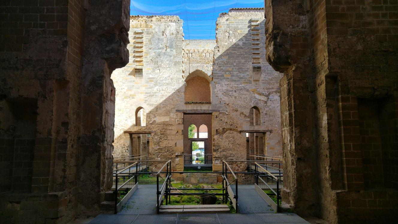 Palacio de la Cuba - vista interior de portal a portal
