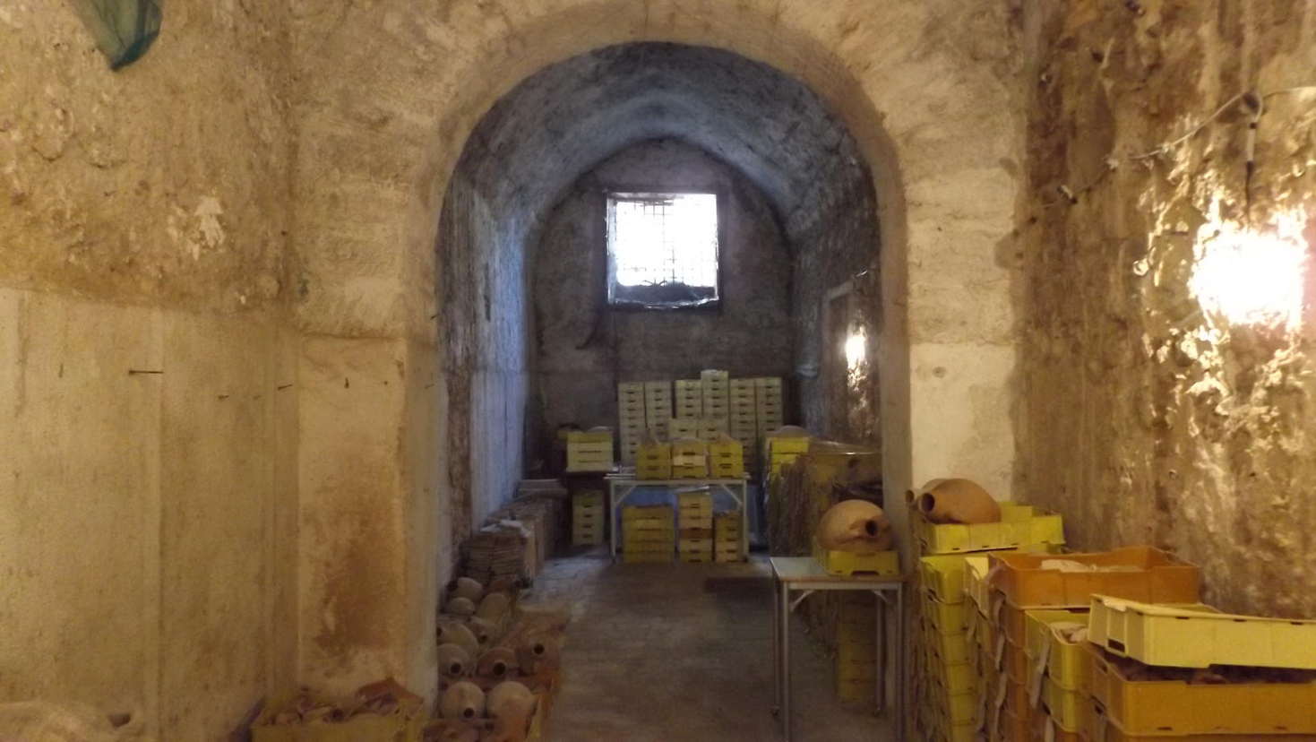 Castillo de Maredolce - el almacén con los hallazgos de las excavaciones