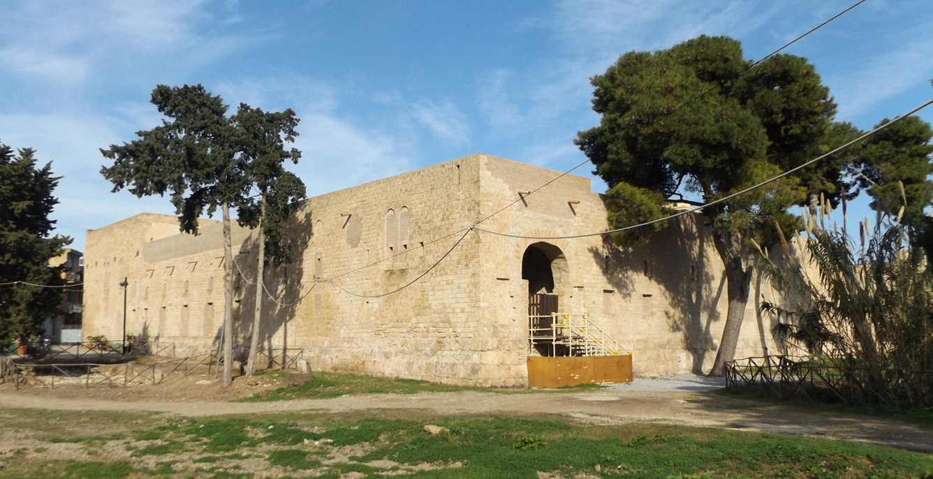 Castillo de Maredolce - vista exterior con portal sur